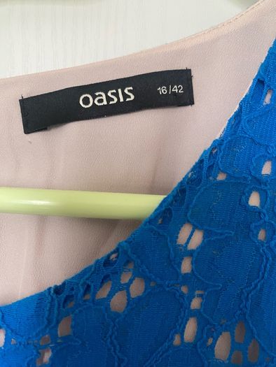Ladies Oasis  top Size 16