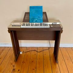 Vintage Bontempi B9 Chord Organ