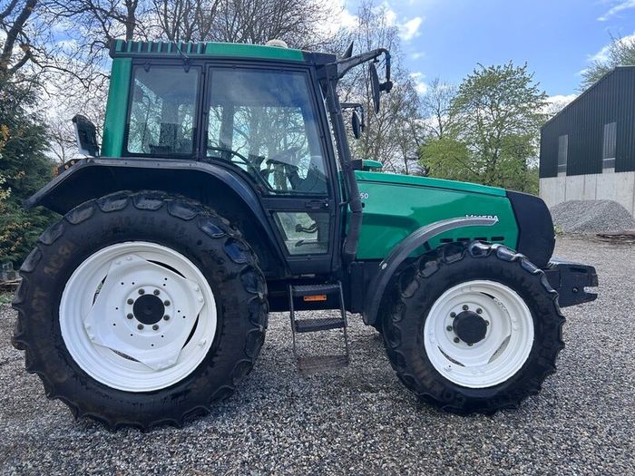Valtra 6750