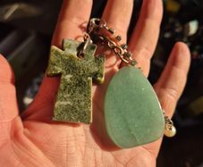 Vintage Irish Keyring with 2 Green Stones