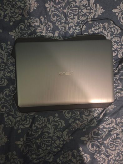 Mint Condtion Asus laptop upgraded ssd drive