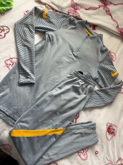 mens nike tracksuit