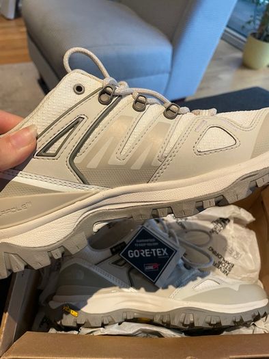 brand new North face shoes