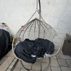 Free egg chair