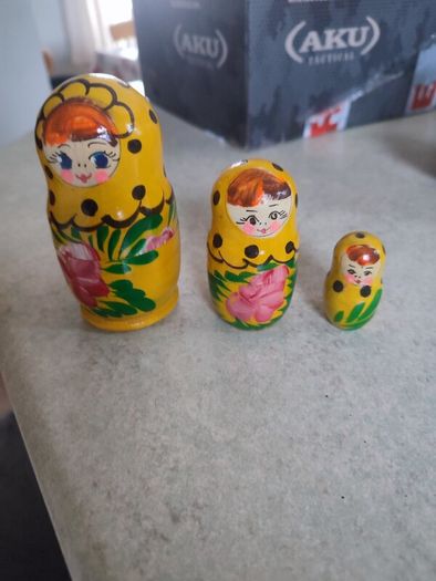 Vintage Russian Ussr Wooden 3 Piece Hand Painted Matryoshka Nesting Dolls