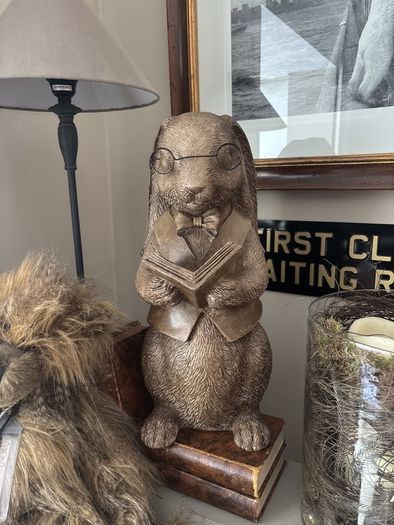 Resin reading hare with glasses