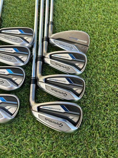 Full set of golf Taylormade clubs