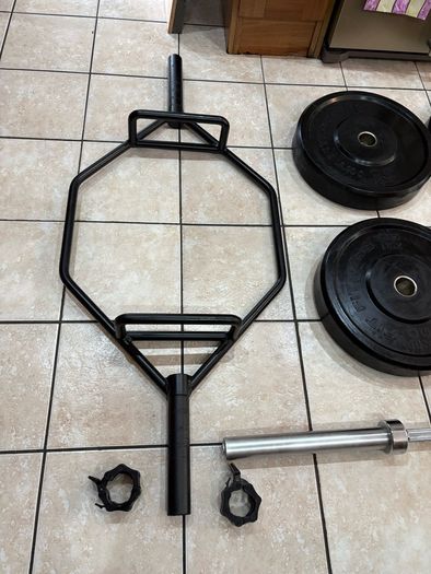 Olympic 25kg Hex Shrug Deadlift Bar, Olympic 20kg 7 Foot Barbell + 100kg Olympic Bumper Weight Plates And Jaw Lock Collars!!