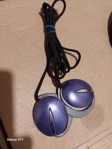 3 sets of headphones in very good condition