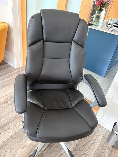 Electric sit to stand desk,chair and cabinet.