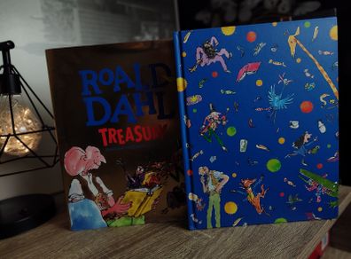 The Roald Dahl Treasury ! by Roald Dahl ! Beautiful Hardcover with Illustrations ! 2016 ! by Puffin !