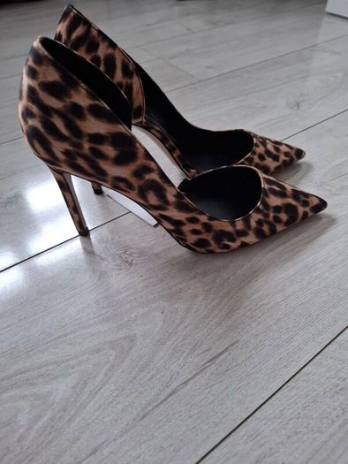 leopard print heels