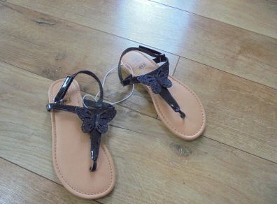 Girls sandals
