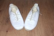 Small dance shoes(jazz shoes), leather, size 8 Jr.