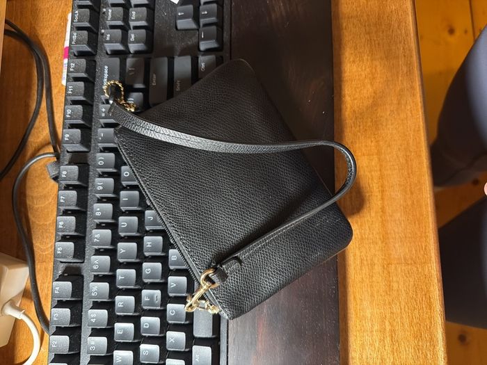Authentic Coach Leather Wristlet / Card Holder (15x10cm)