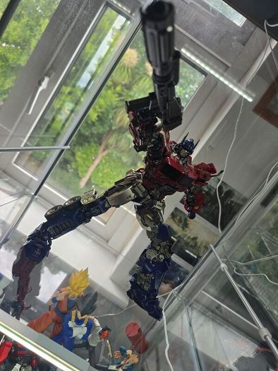 Threezero bumblebee movie optimus prime (READ DESCRIPTION)