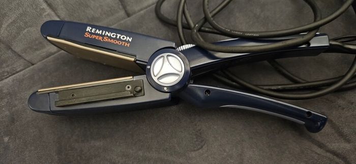 Hair straightener