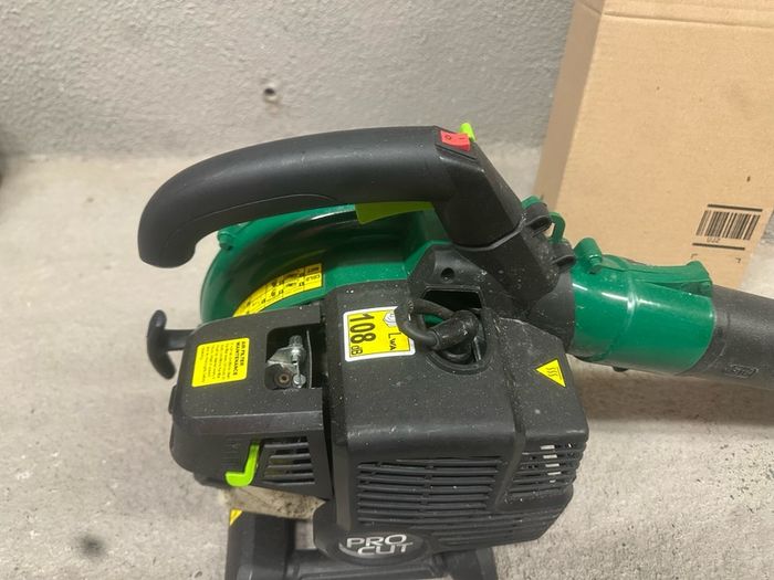 leaf blower