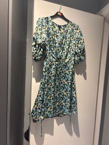 river island ditsy dress that ties at back
