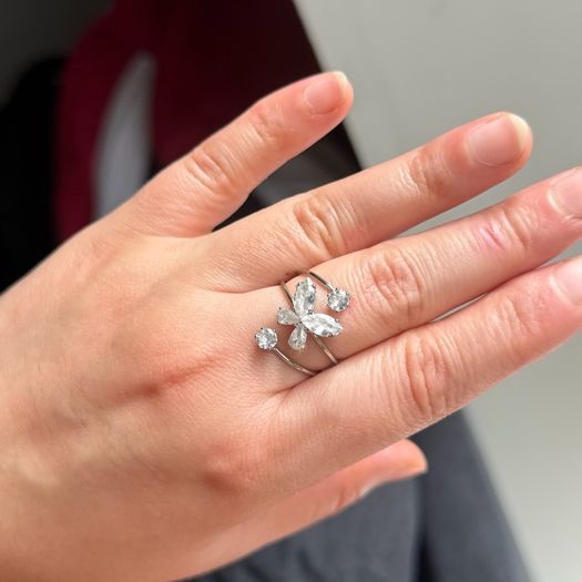 Elegant Floral Silver Ring