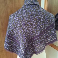 Charming Designer Manlio Bonetti Wool Scarf/Shawl