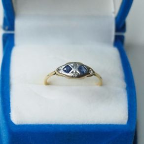 Art Deco 18ct Gold Sapphire and Diamond Ring