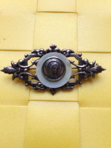Vintage RARE Cameo Brooch