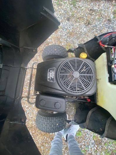 Ride on lawnmower