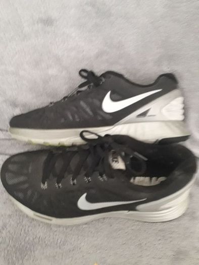 Nike Trainers. Size: 5 UK/38.5 EU  ..  Price Drop