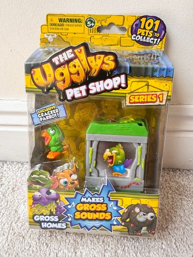 The Ugglys Pet Shop Gross Homes Cracker Parrot Exclusive Figure Series 1 Mini Figure Pack Damaged Box Please see photos