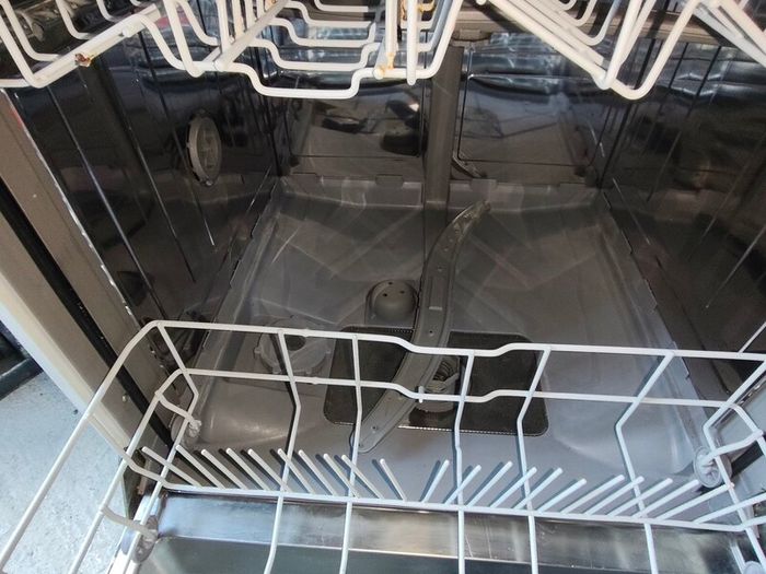 Freestanding Bosch Classixx dishwasher.