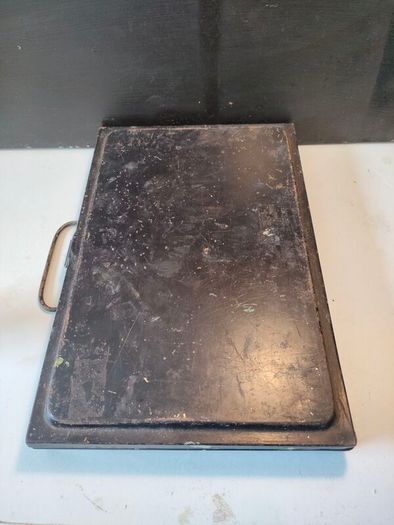 2 x Art Nouveau Japaned Metal Paint Boxes( Reeves of London)