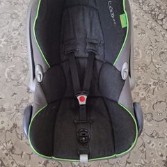 Maxi Cosi car seat and isofix base