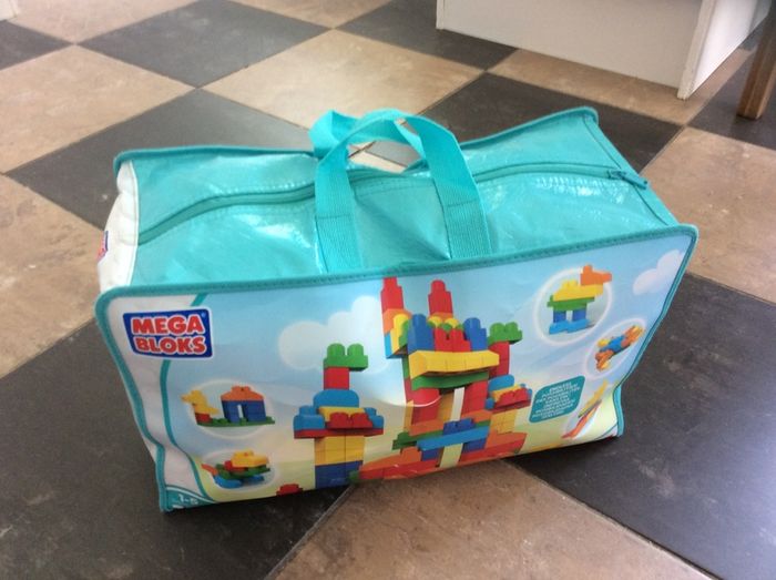 Mega blocks