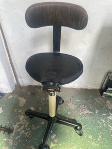Pagusa Saddle Stool