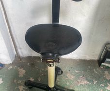 Pagusa Saddle Stool