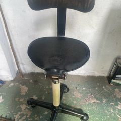 Pagusa Saddle Stool