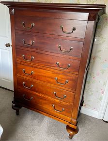 Bedroom Chest Of Drawers.