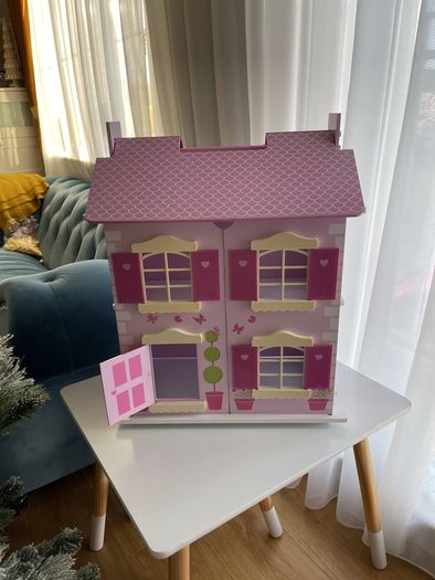 wooden dolls house