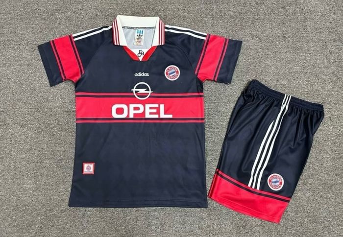 Retro football kits