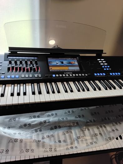 Yamaha Genos 2