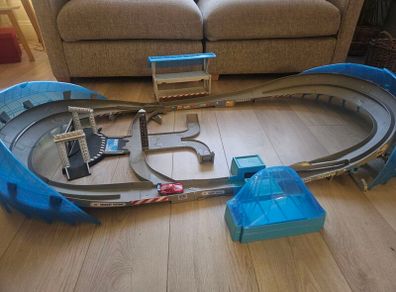 Lightning McQueen Race Track Battery Operated