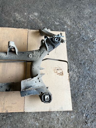 BMW F22 2 F30 F31 3 F36 4 rear axle bracket support subframe 6792506