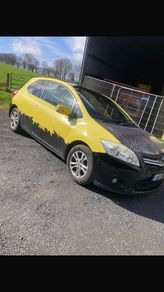 toyota auris van