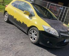 toyota auris van