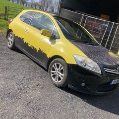 toyota auris van