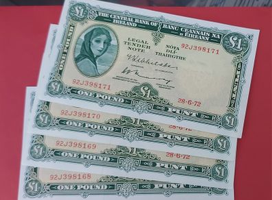 Irish 1972  4 X consecutive pound banknotes in almost uncirculated condition