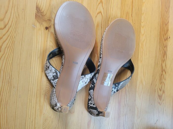 Sandals Snakeskin Size 6