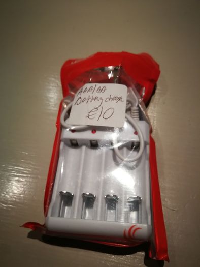 AA/AAA Battery Charger