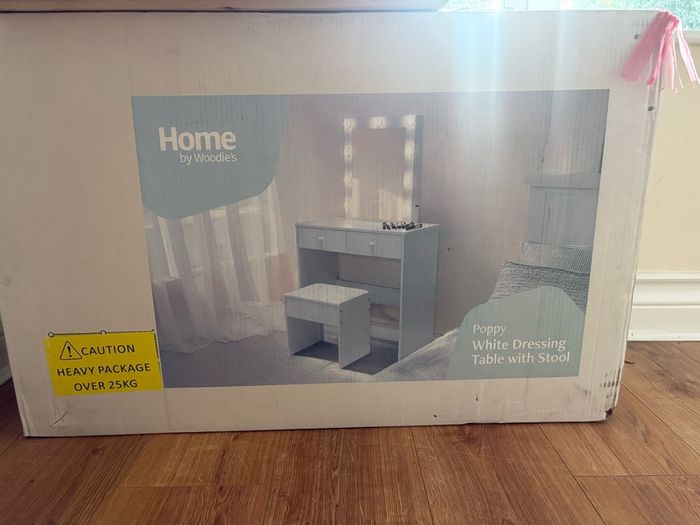 vanity table